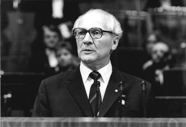 Руководитель ГДР 1971 - 1990